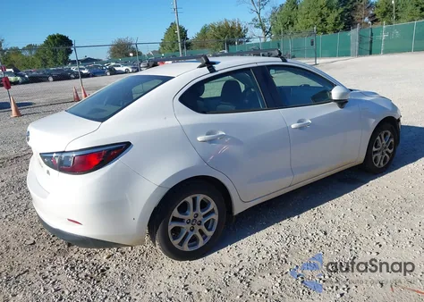 2017 Toyota Yaris Ia z USA, uszkodzony, nr VIN 3MYDLBYV8HY157329